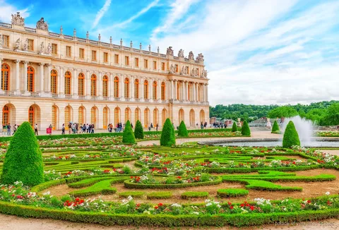 Tour in bus a Versailles da Parigi, ingresso salta fila alla reggia